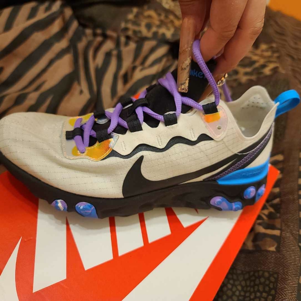 nike reacts
